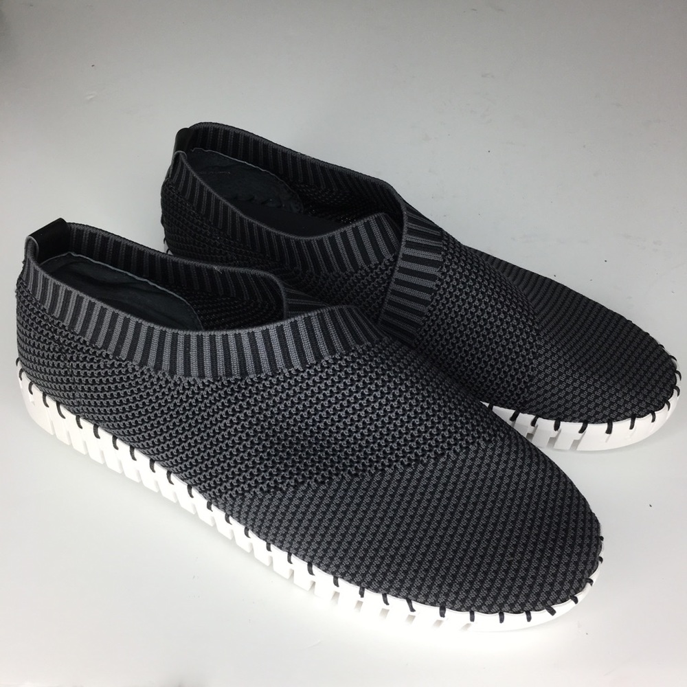 Nic + Zoe Sz 8.5 Pull on Sneakers Black